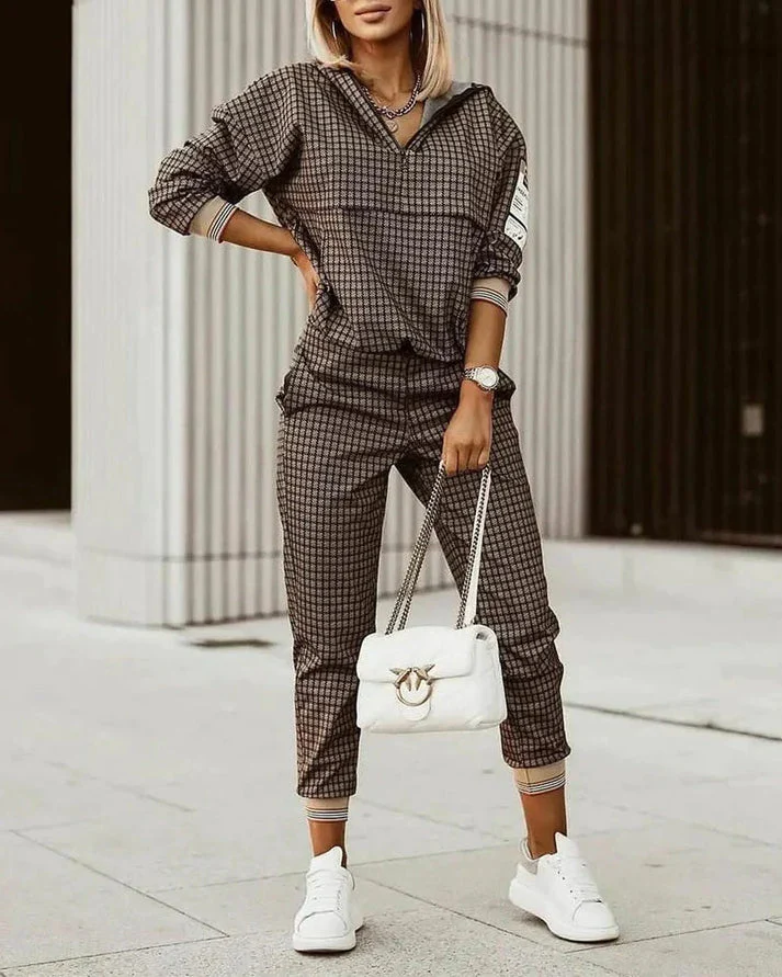 Conjunto deportivo cómodo y moderno para mujeres - Image 5