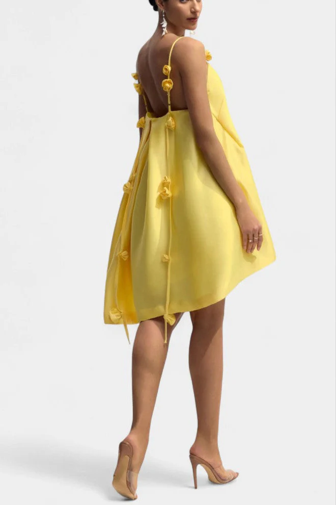 Hedda Vestido Mini Detalle Rosa con Tirantes Espagueti