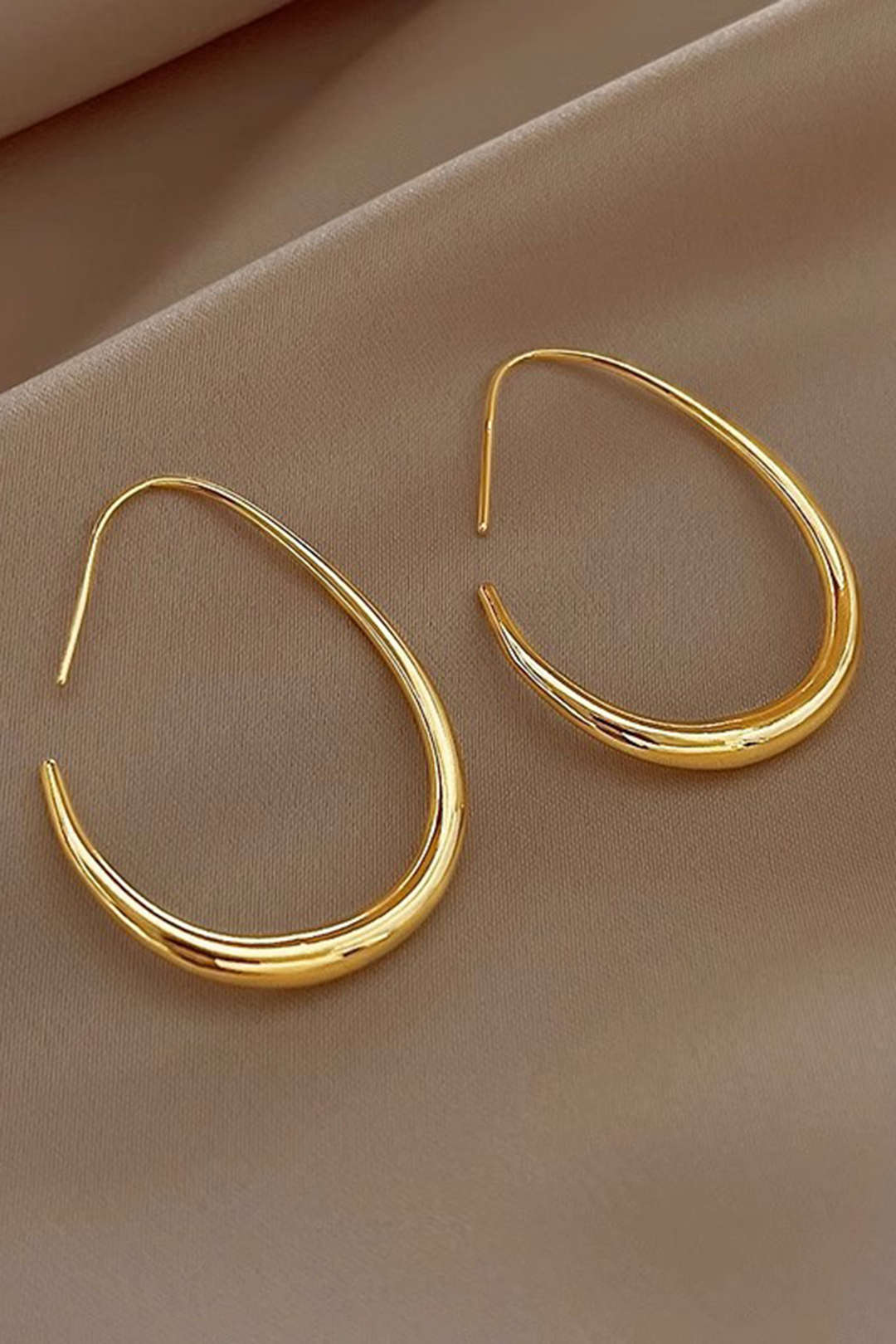 Pendientes Ovalados de Metal - Image 3