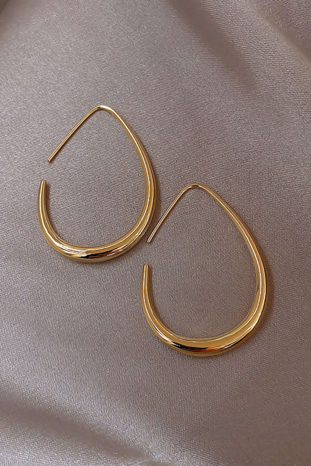 Pendientes Ovalados de Metal - Image 4