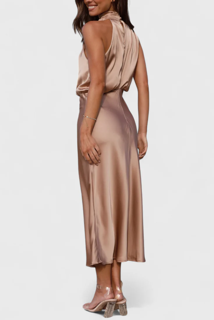 Rina Vestido Elegante de Cuello Halter Drapeado - Image 5