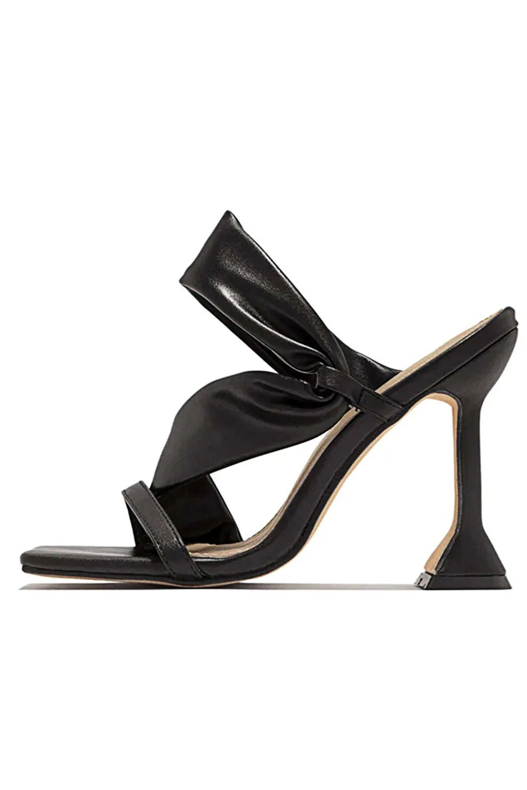Sandalias de tacón alto con punta cuadrada arrugada metálica - Image 10
