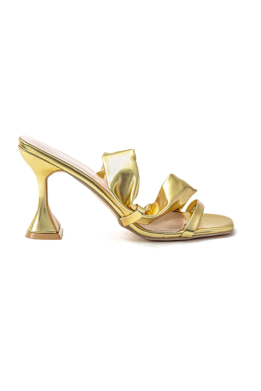 Sandalias de tacón alto con punta cuadrada arrugada metálica - Image 7