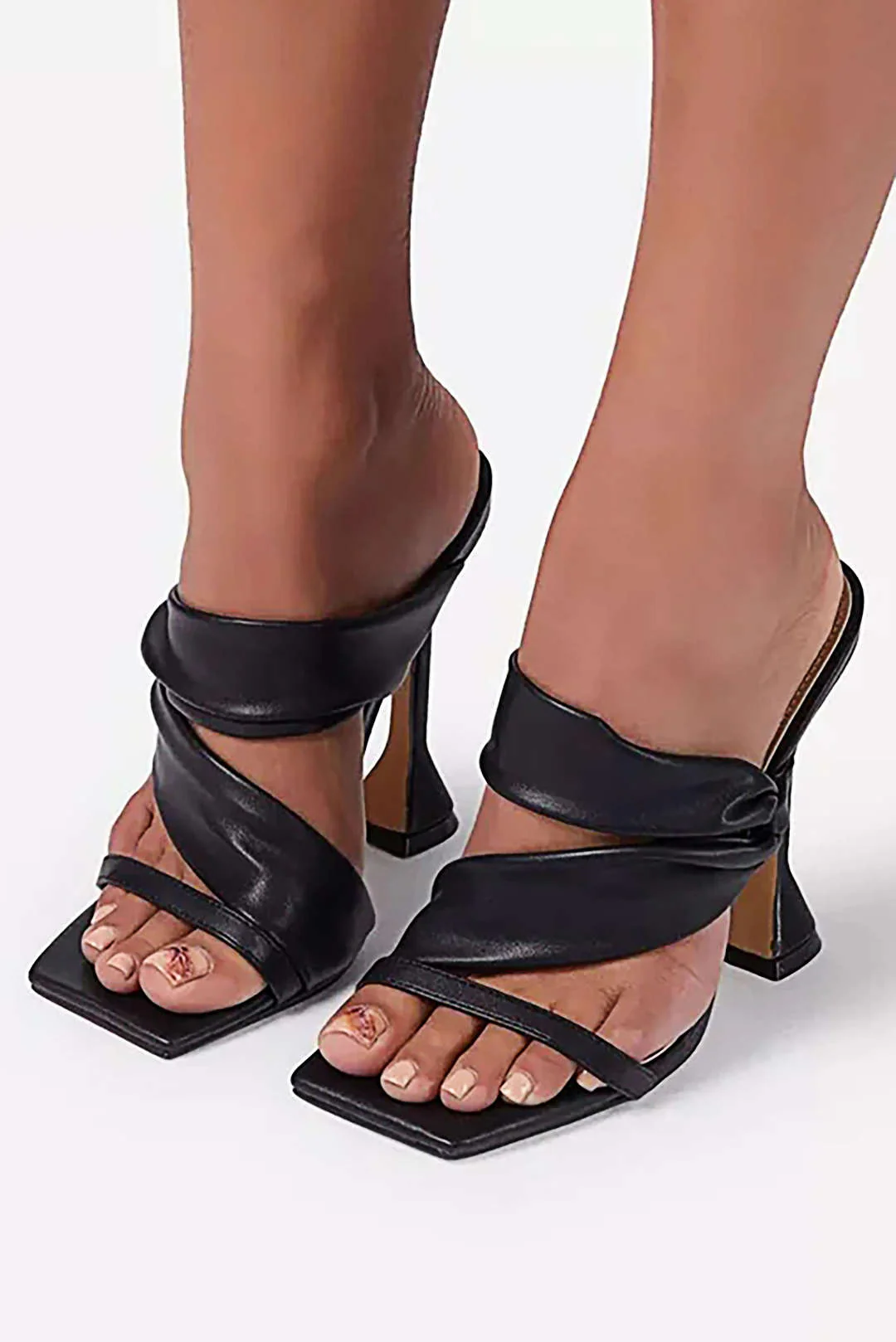Sandalias de tacón alto con punta cuadrada arrugada metálica - Image 9