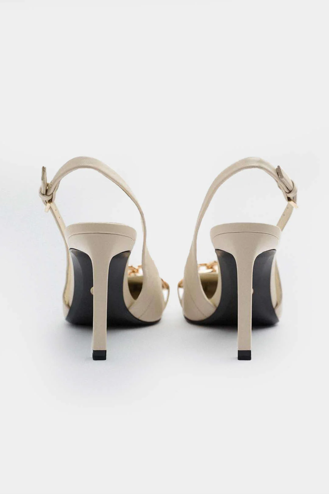 Tacones Metálicos con Cadena - Image 3