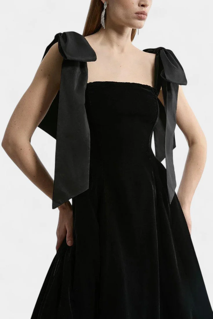 Ajla Vestido Midi de Terciopelo sin Tirantes con Lazo - Image 3